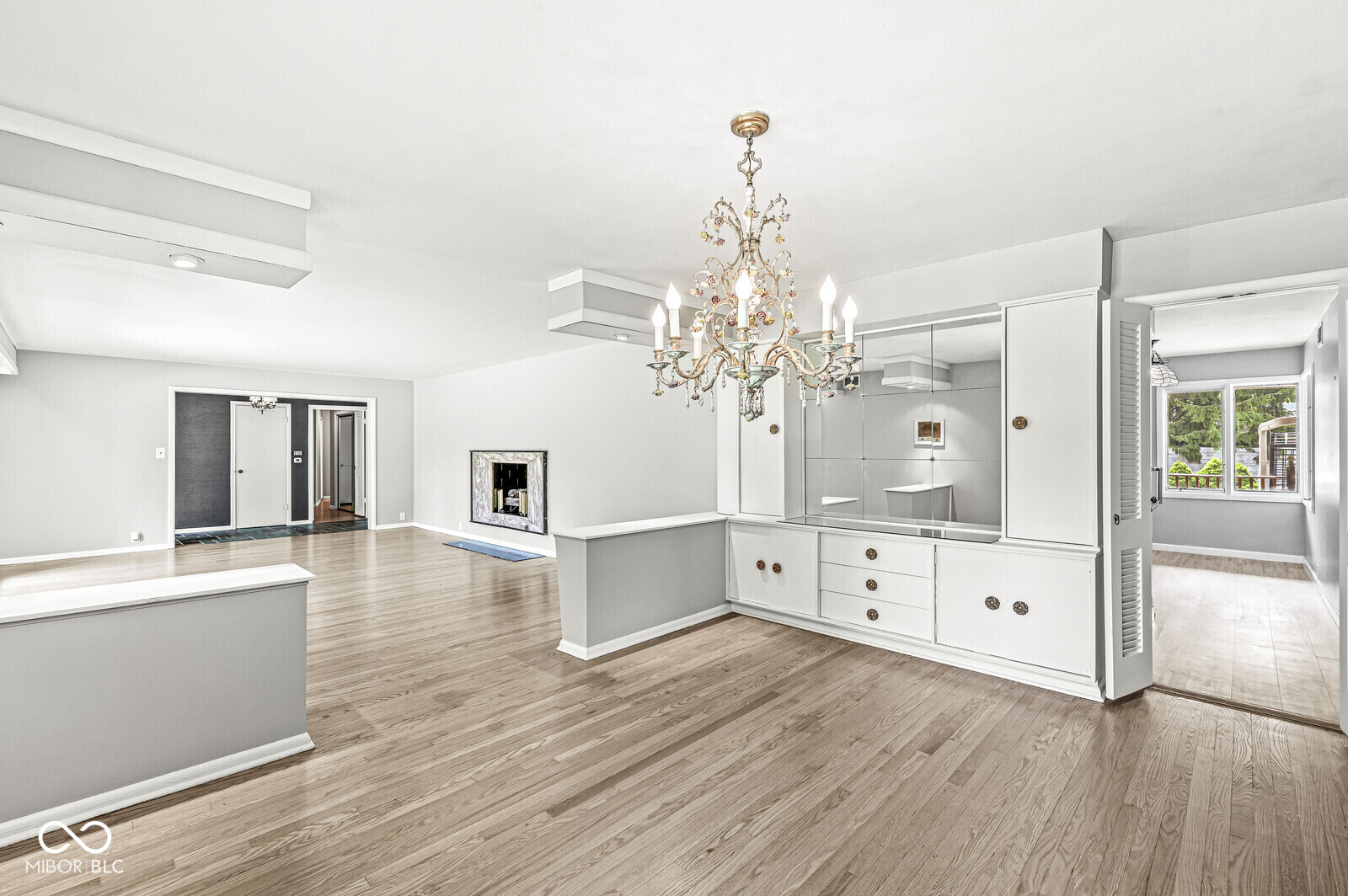 6630 Spring Mill Road Indianapolis, IN 46260 - Photo 23 of 44 Gallery Image 23