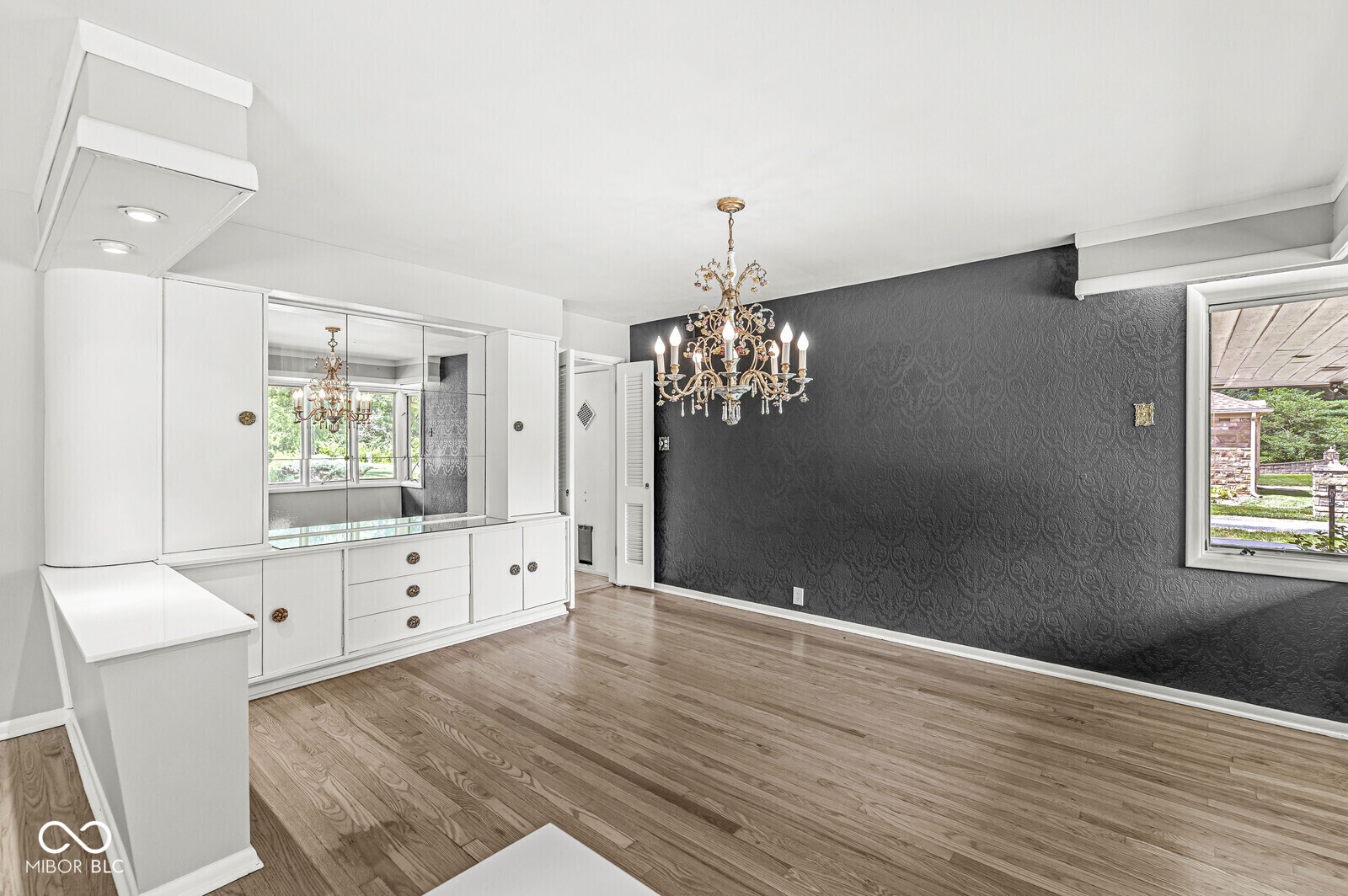 6630 Spring Mill Road Indianapolis, IN 46260 - Photo 24 of 44 Gallery Image 24