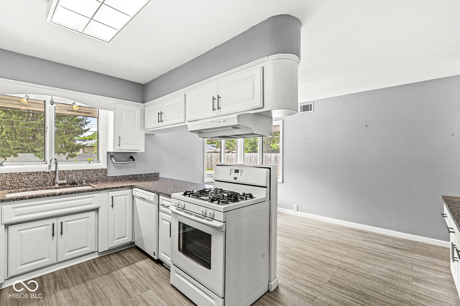 6630 Spring Mill Road Indianapolis, IN 46260 - Photo 31 of 44 Gallery Image 31