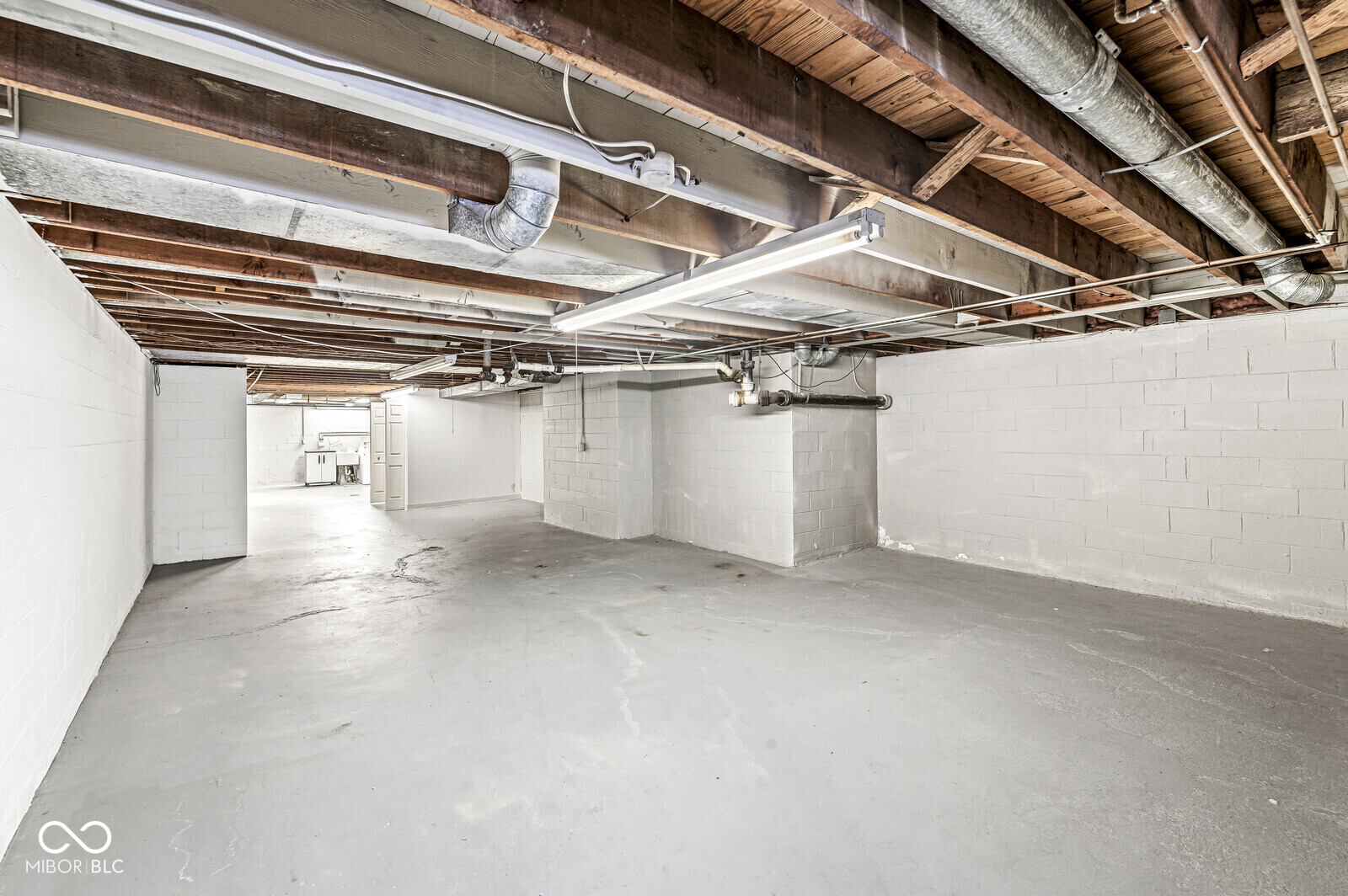 6630 Spring Mill Road Indianapolis, IN 46260 - Photo 42 of 44 Gallery Image 42