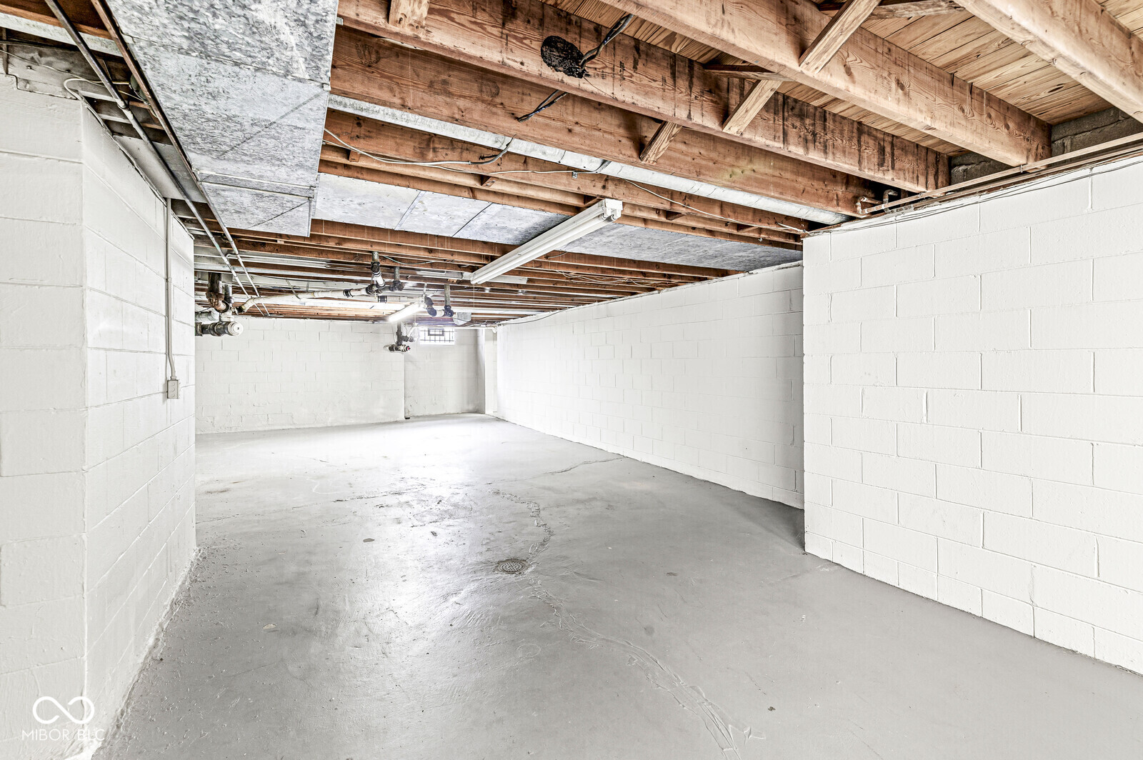 6630 Spring Mill Road Indianapolis, IN 46260 - Photo 43 of 44 Gallery Image 43