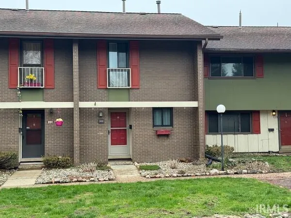 $120,000 | 2500 Topsfield Road, Unit 202, South Bend, IN 46614
