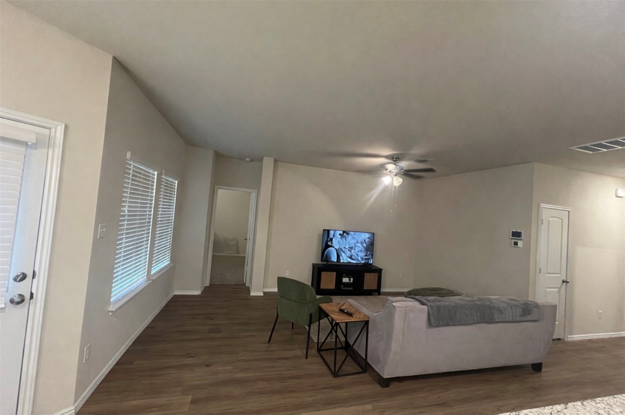 148 Pivot Drive Taylor, TX 76574 - Photo 3 of 9