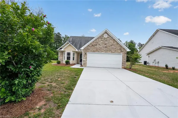 $314,900 | 1120 Kinnan Drive, Burlington, NC 27217