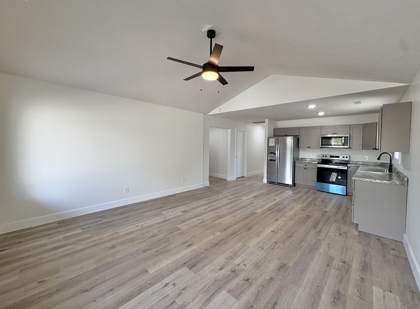 209 Madison Street Cambria, IL 62918 - Photo 4 of 20