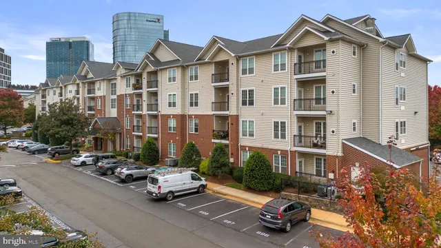 $500,000 | 1570 Spring Gate Dr., Unit 7303, McLean, VA 22102