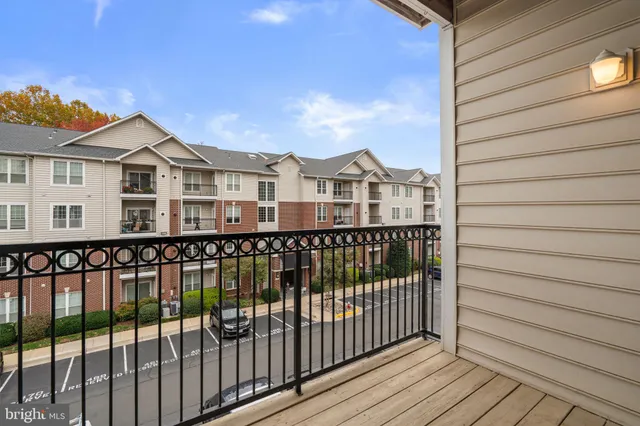 $500,000 | 1570 Spring Gate Dr., Unit 7303, McLean, VA 22102