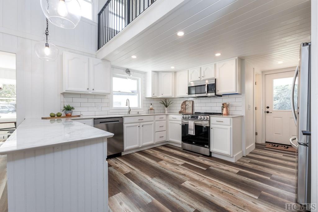 233 McCoy Road Franklin, NC 28734 - Photo 8 of 50 Gallery Image 8