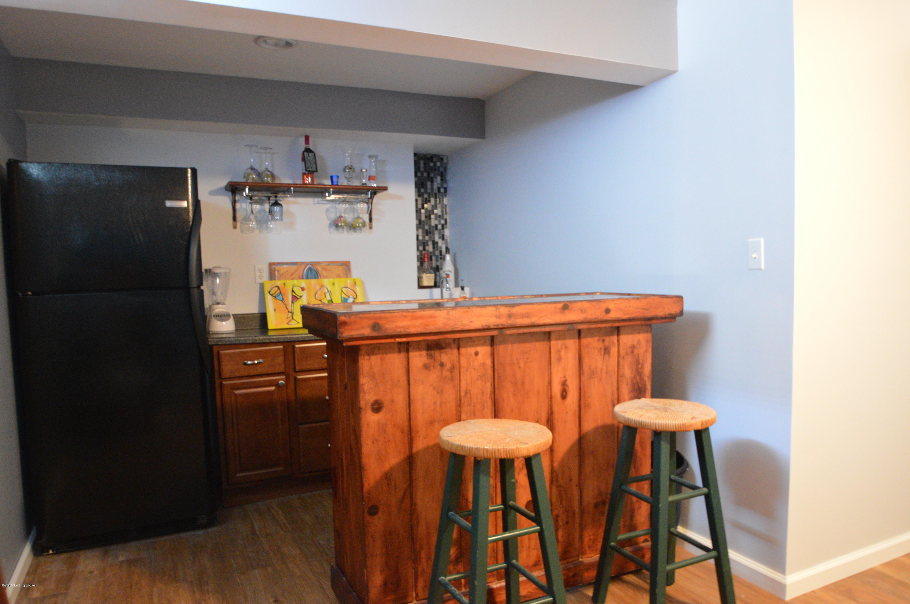 406 Old Towne Road Louisville, KY 40214 - Photo 24 of 49 406 Old Towne Road (7)