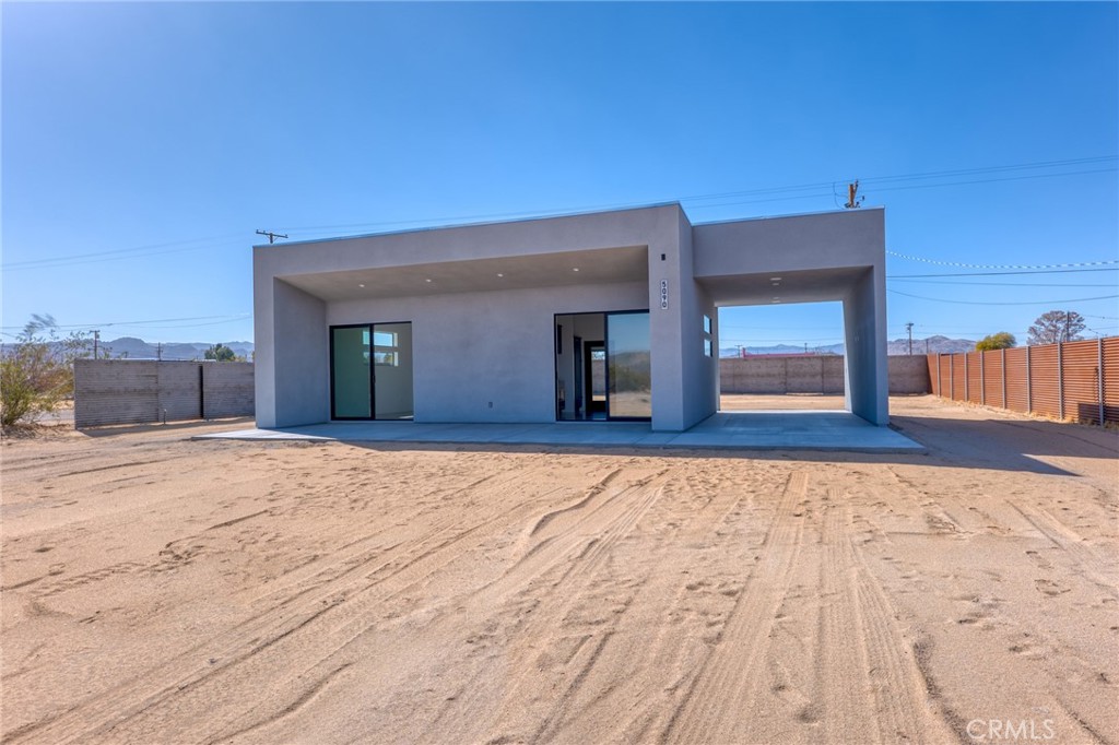 5090 1st Street East Joshua Tree, CA 92252 - Photo 2 of 12 a view of an empty room
