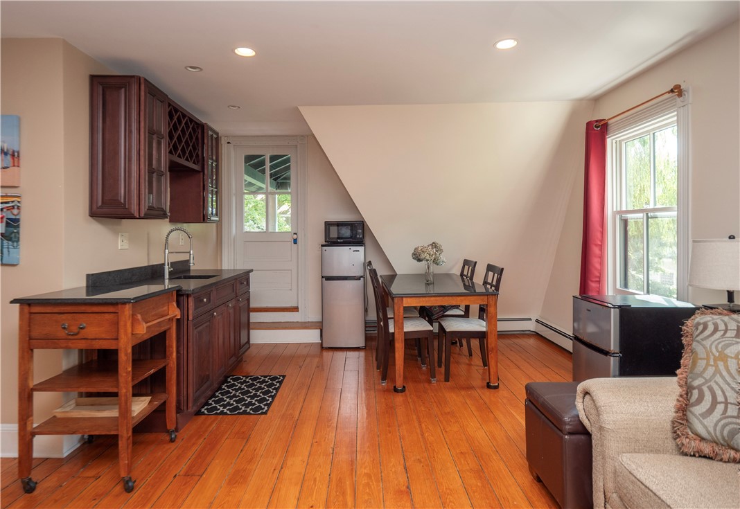 17 Lincoln Street Newport, RI 02840 - Photo 44 of 50