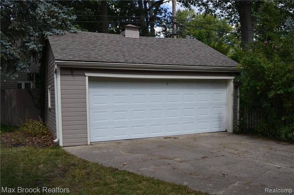 53 Amherst Road Pleasant Ridge, MI 48069 - Photo 4 of 20