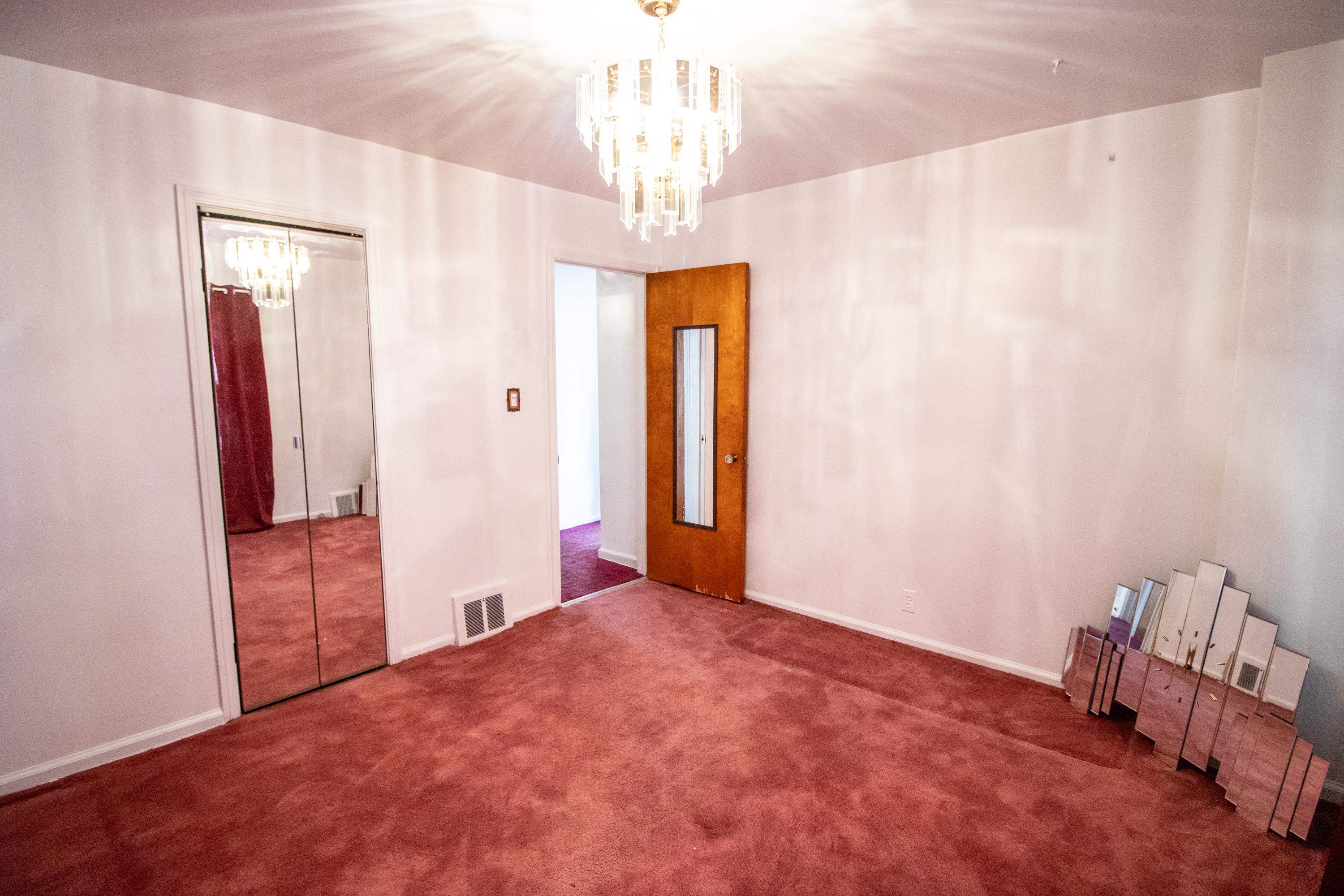 406 West Ridgeway Avenue Flint, MI 48505 - Photo 13 of 37 50133180-0027c2f1-d0ae-46b2-9fb0-dfe46aefce0d.JPG
