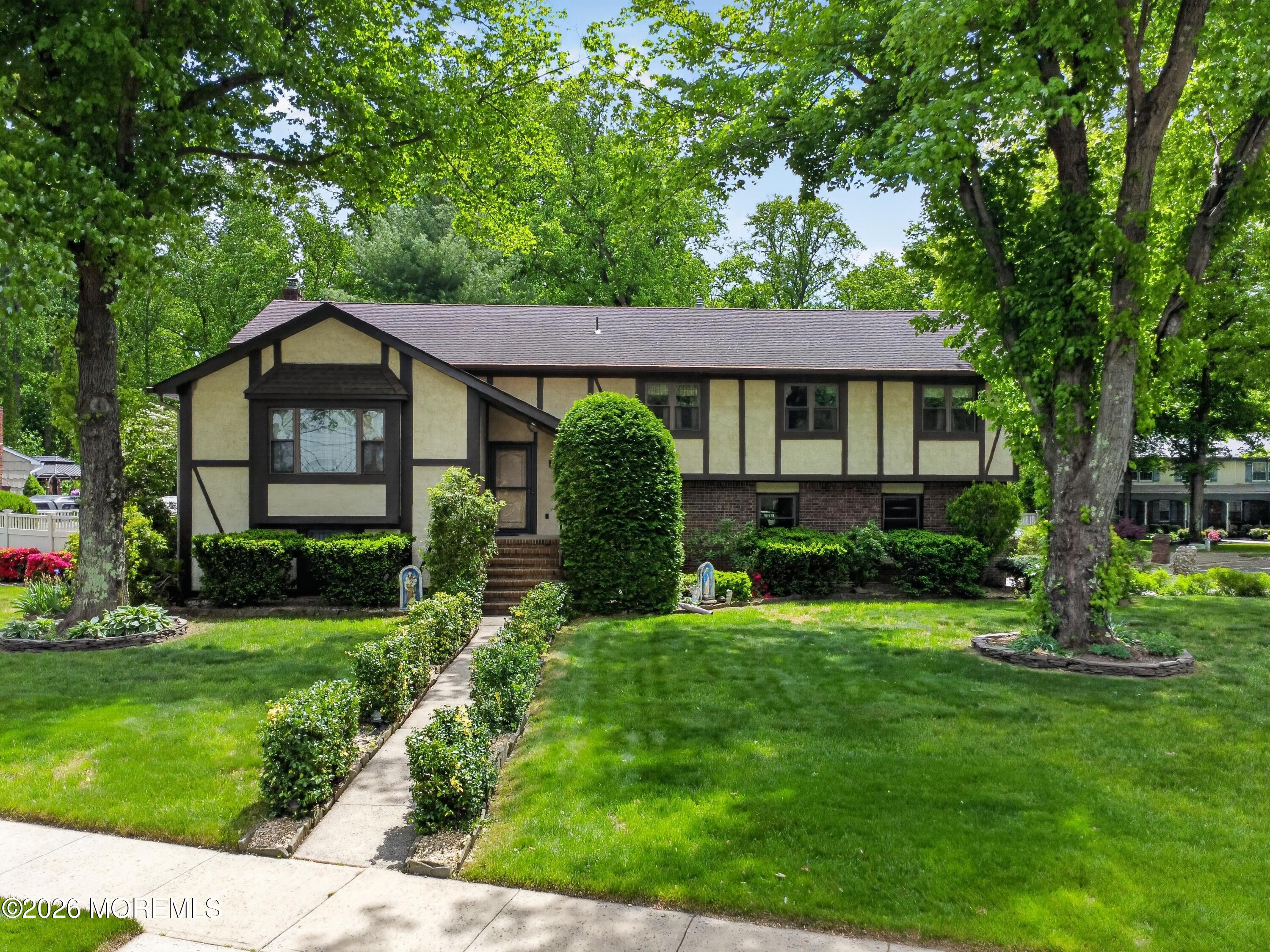 17 Point O Woods Road Middletown, NJ 07748 - Photo 2 of 60 16_17_Point_O_Woods_Rd-Exterior-0076