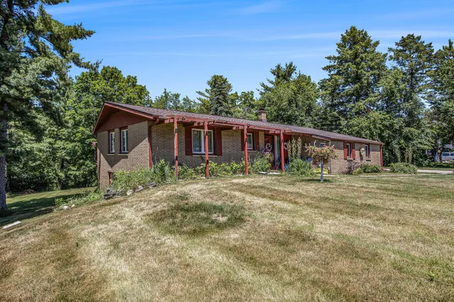 $695,000 | 3706 Northview Drive, Kalamazoo, MI 49004