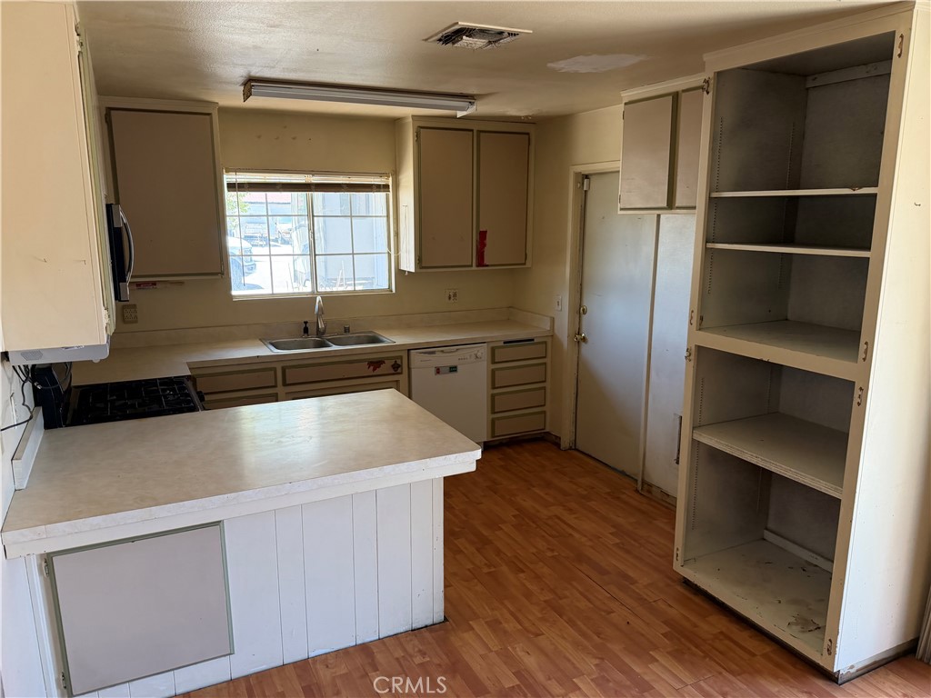 260 Fuller Street Shafter, CA 93263 - Photo 6 of 20