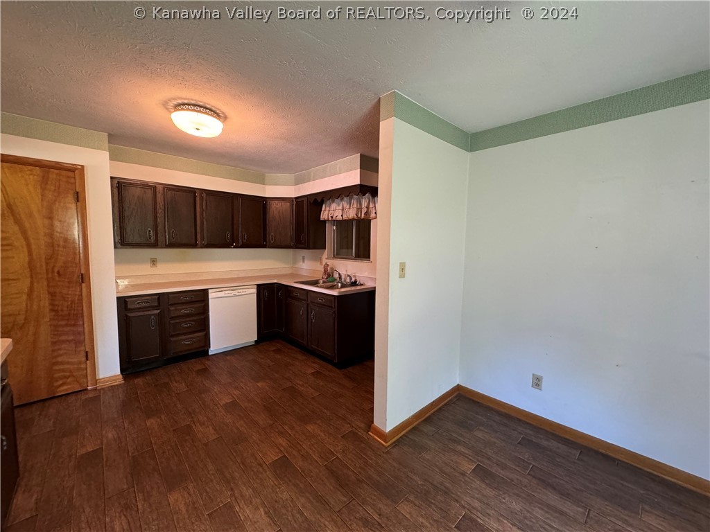 5113 Elk River Road North Elkview, WV 25071 - Photo 9 of 19 Gallery Image 9