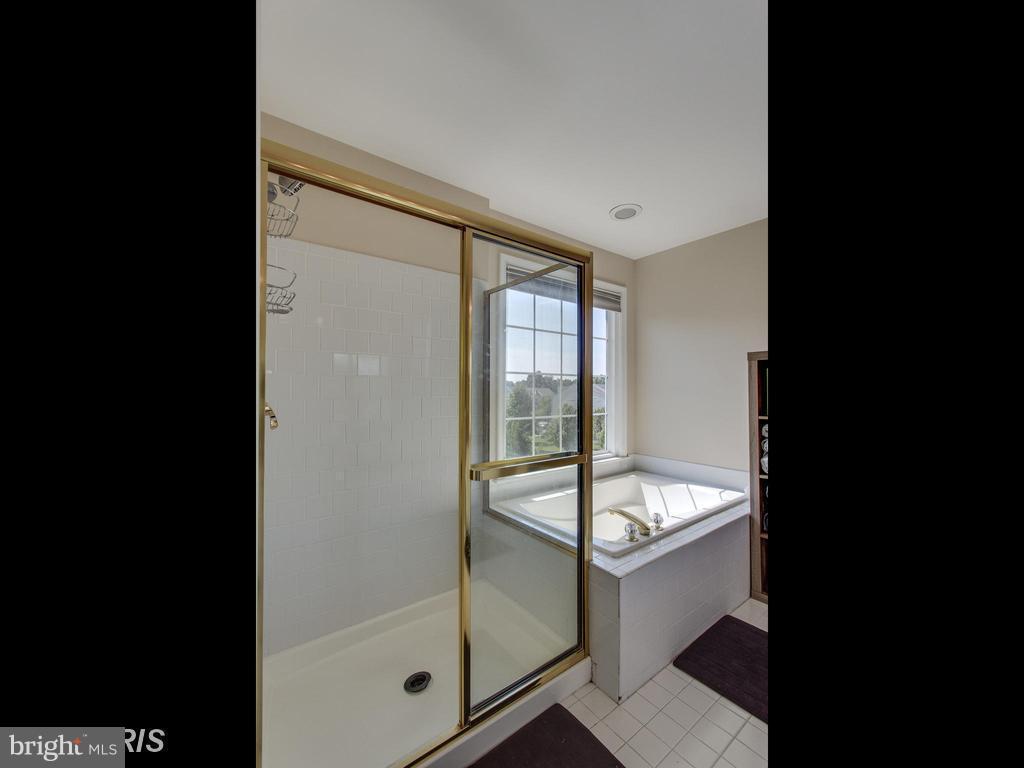 6325 Eagle Ridge Lane, Unit C Alexandria, VA 22312 - Photo 15 of 27 Bath (Master)