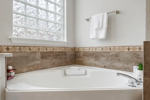 $450,000 | 159 Merryweather Place, The Woodlands, TX 77384