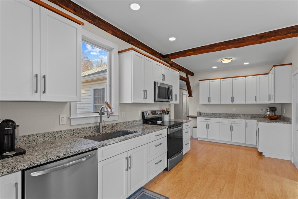 66 Warren Street Georgetown, MA 01833 - Photo 11 of 35