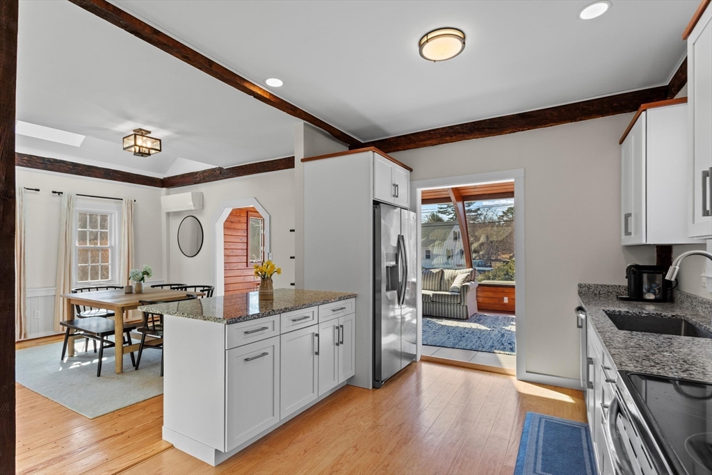 66 Warren Street Georgetown, MA 01833 - Photo 6 of 35