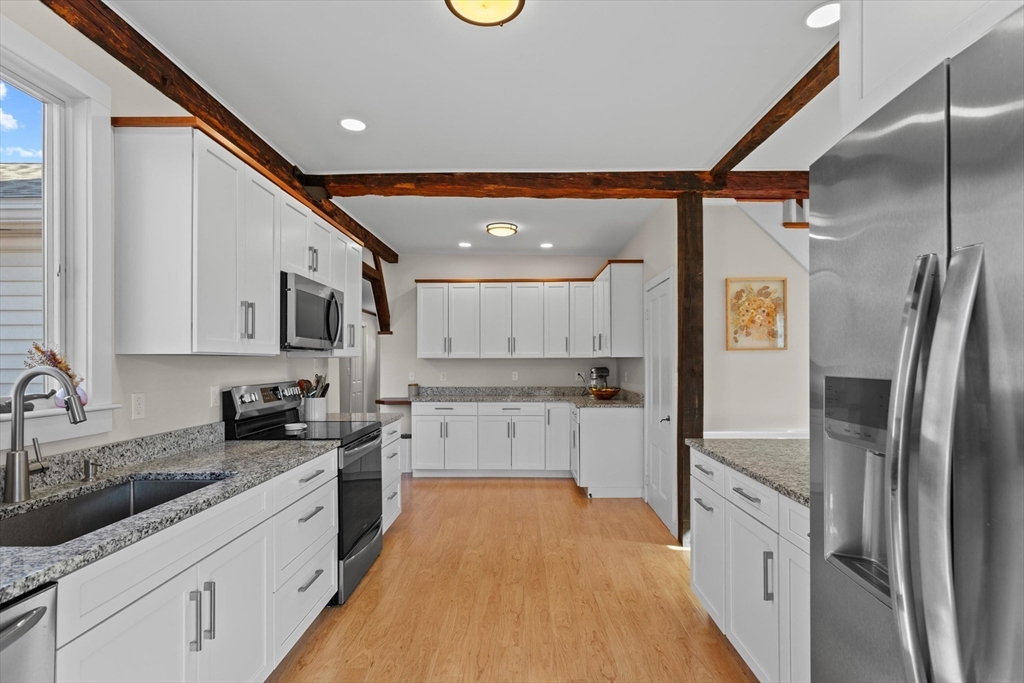 66 Warren Street Georgetown, MA 01833 - Photo 8 of 35