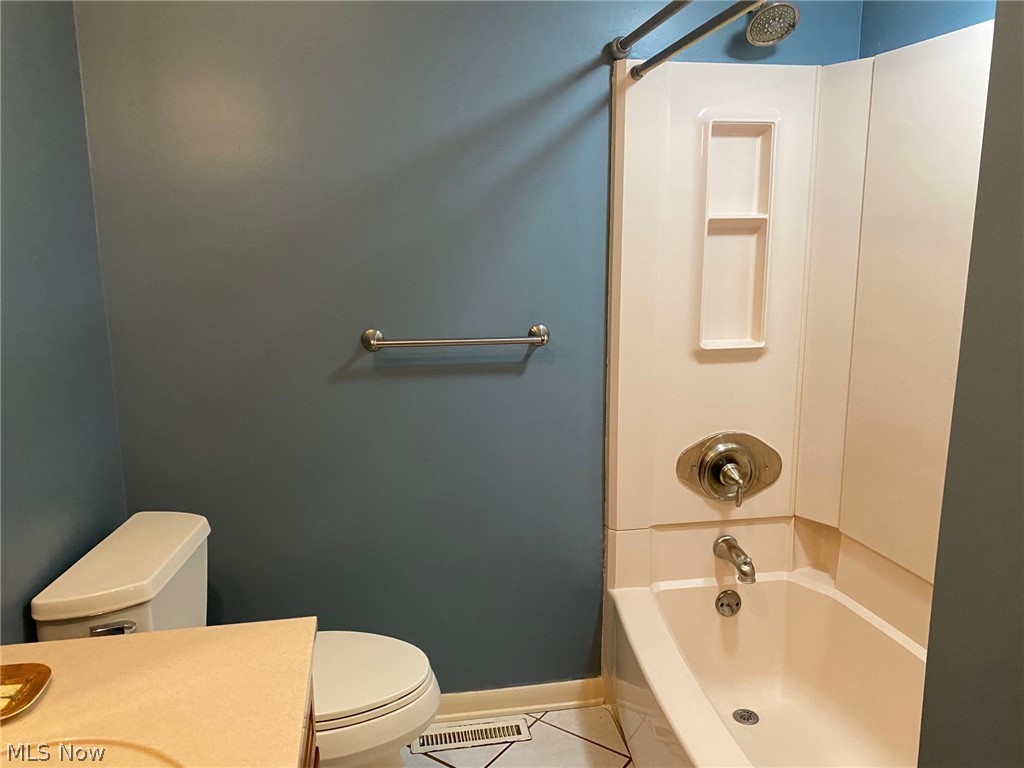 1115 Oak Tree Road Akron, OH 44320 - Photo 13 of 28 Gallery Image 13