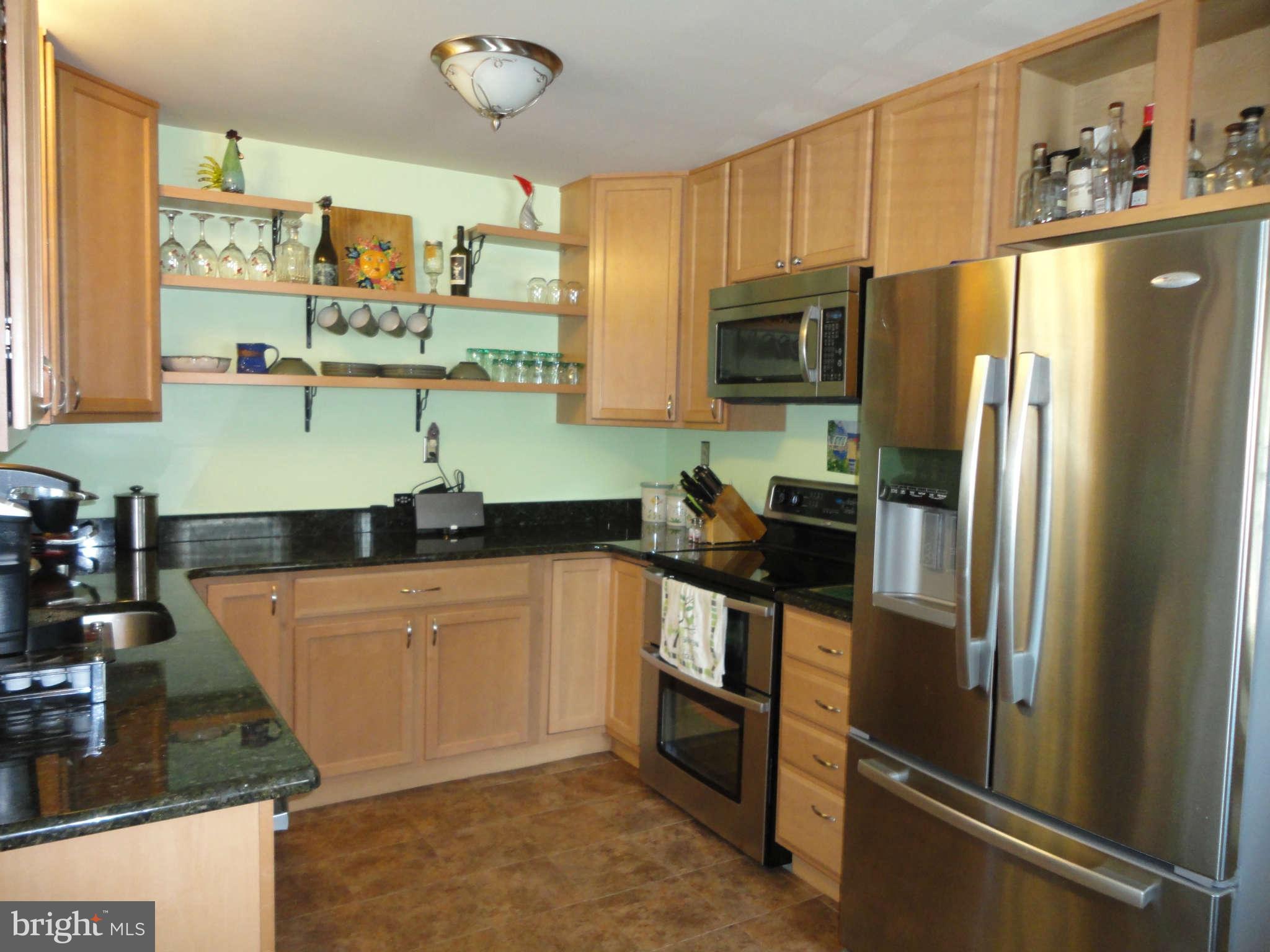 960 Tidewater Road Pasadena, MD 21122 - Photo 4 of 29 Kitchen