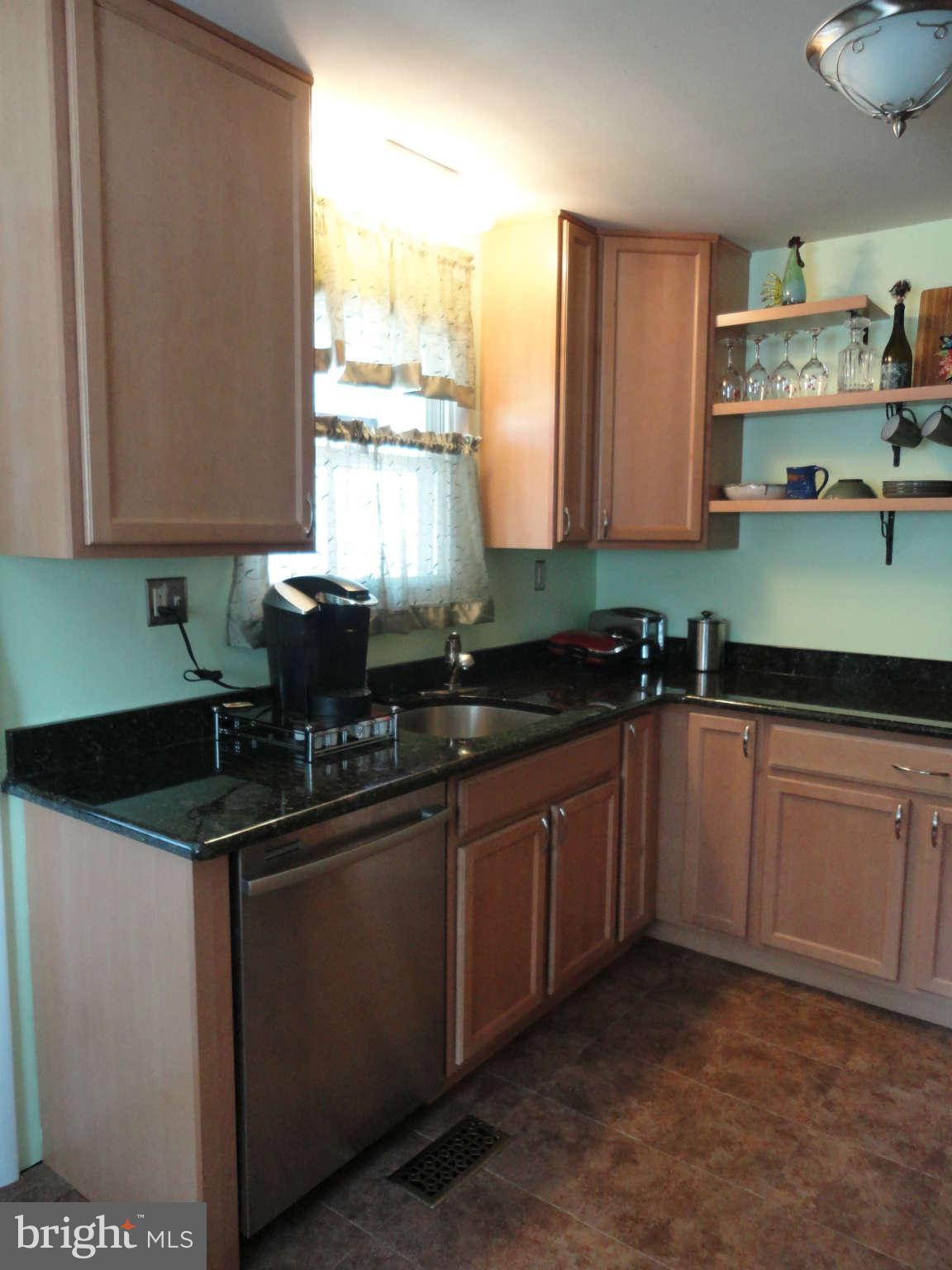 960 Tidewater Road Pasadena, MD 21122 - Photo 5 of 29 Kitchen
