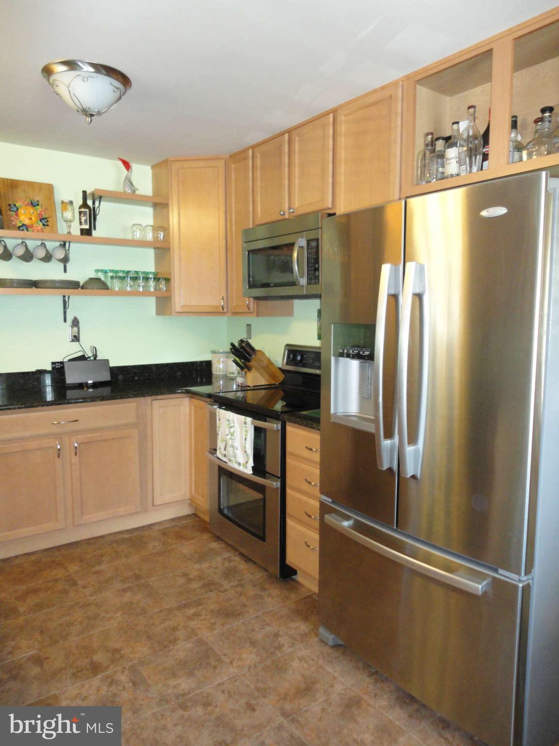 960 Tidewater Road Pasadena, MD 21122 - Photo 6 of 29 Kitchen