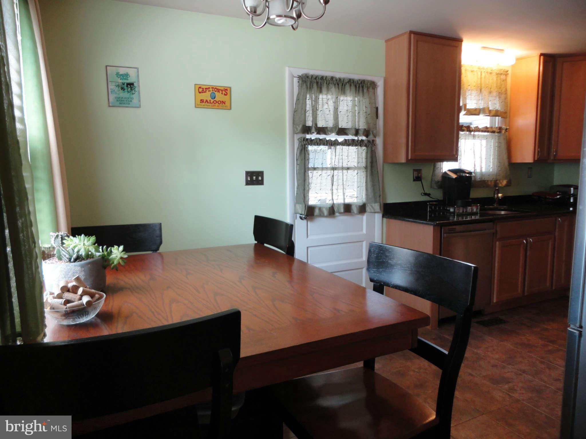 960 Tidewater Road Pasadena, MD 21122 - Photo 9 of 29 Kitchen