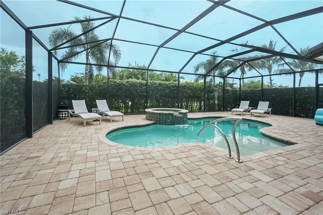 $1,200,000 | 12443 Wisteria Drive, Naples, FL 34120