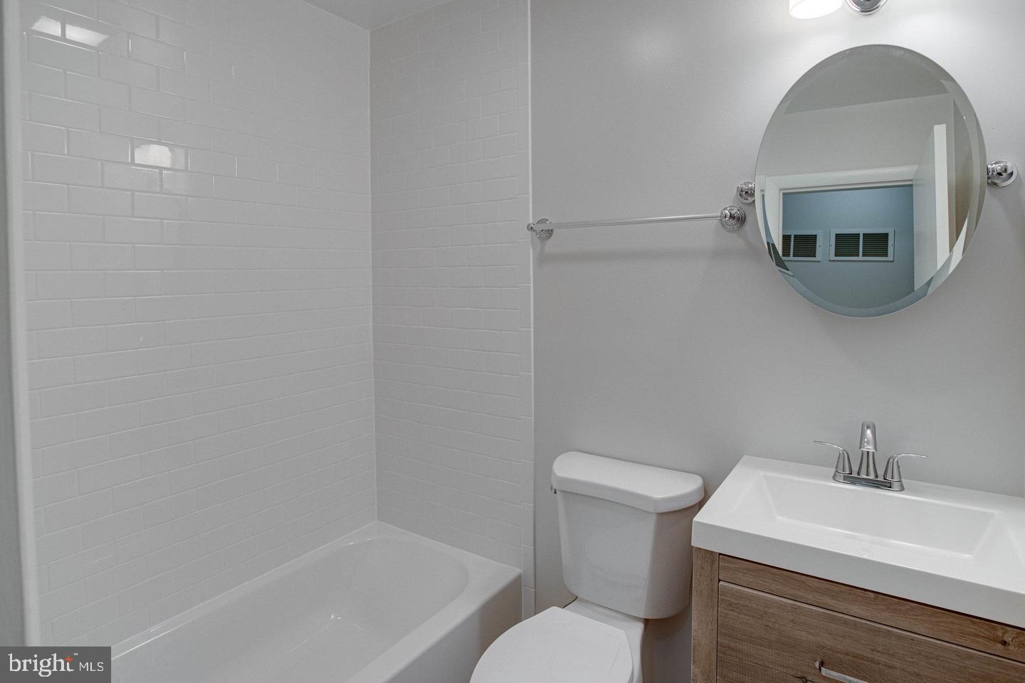 12026 Waples Mill Road Oakton, VA 22124 - Photo 16 of 26