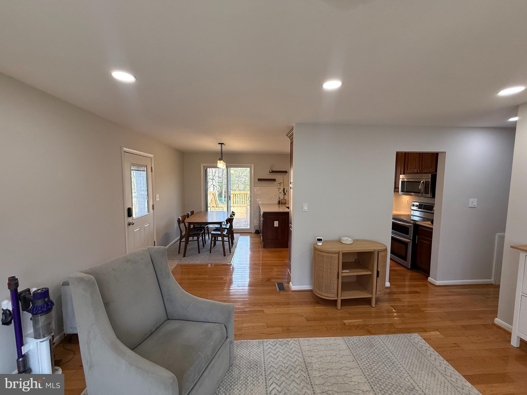 12026 Waples Mill Road Oakton, VA 22124 - Photo 23 of 26