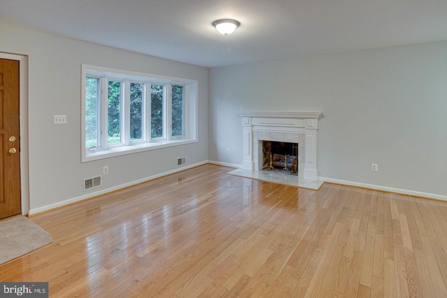 12026 Waples Mill Road Oakton, VA 22124 - Photo 5 of 26
