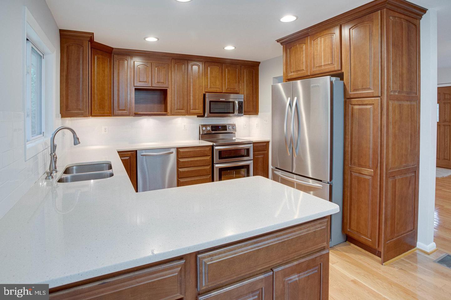12026 Waples Mill Road Oakton, VA 22124 - Photo 10 of 26