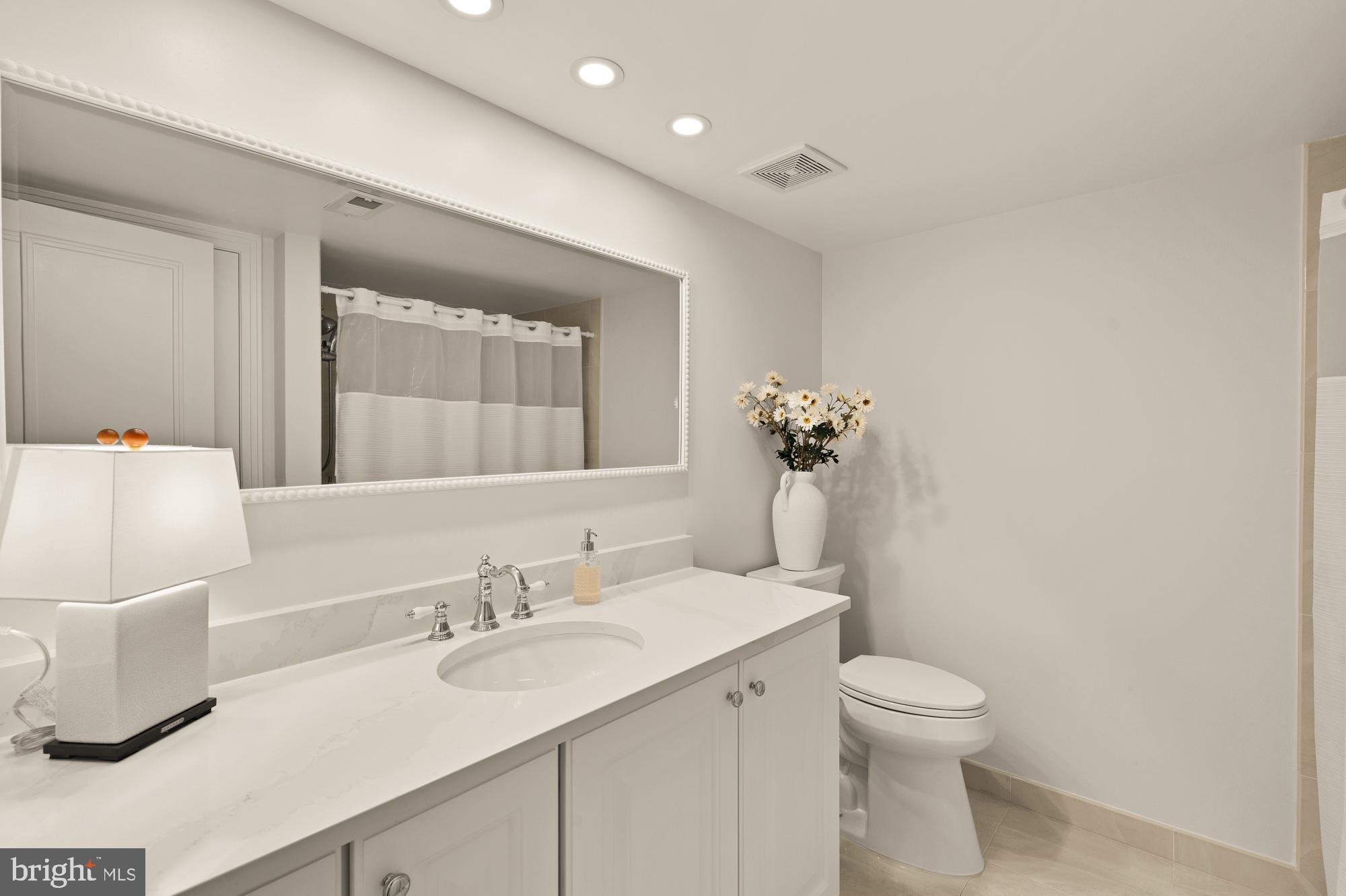 4550 North Park Avenue, Unit 614 Chevy Chase, MD 20815 - Photo 18 of 26 Beautiful second bathroom tastefully updated