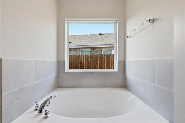 $339,640 | 114 John Laurens Drive, Venus, TX 76084