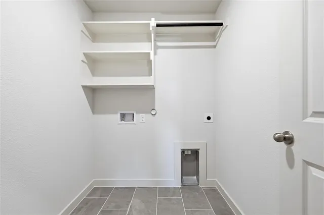 $339,640 | 114 John Laurens Drive, Venus, TX 76084