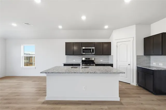 $339,640 | 114 John Laurens Drive, Venus, TX 76084