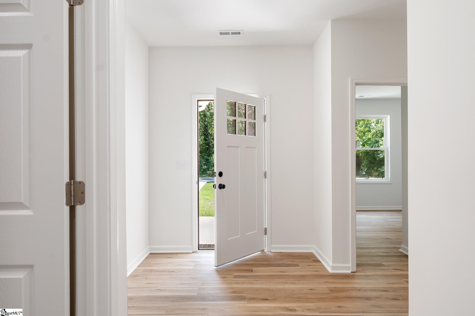 412 Burrell Street Pendleton, SC 29670 - Photo 4 of 33