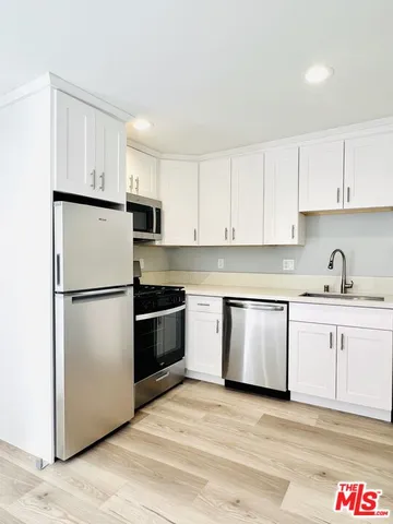 $1,925 | 1056 Winchester Avenue, Unit A, Glendale, CA 91201