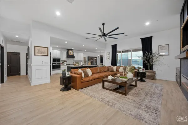 $660,000 | Undisclosed Address, Shafter, CA 93263