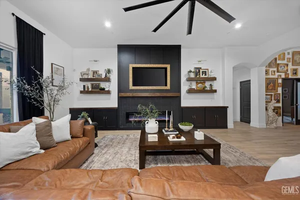 $660,000 | Undisclosed Address, Shafter, CA 93263