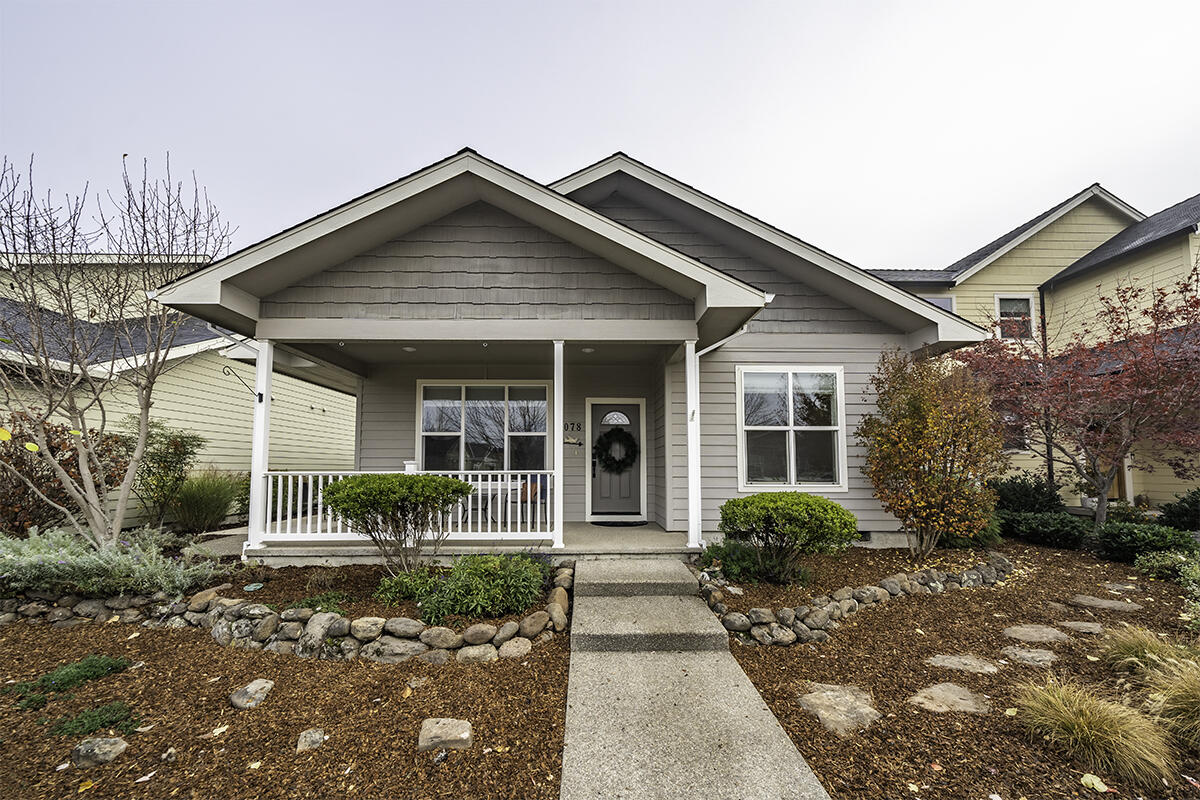 1078 North Haskell Street Central Point, OR 97502 - Photo 25 of 25 a front view of a house with garden