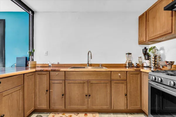 $79,900 | 19642 Irvington Street, Highland Park, MI 48203