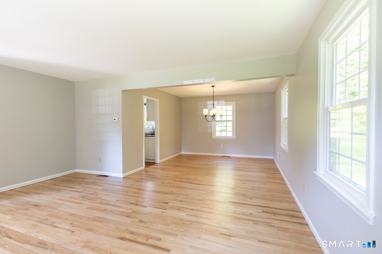 37 Vintage Road Trumbull, CT 06611 - Photo 7 of 39