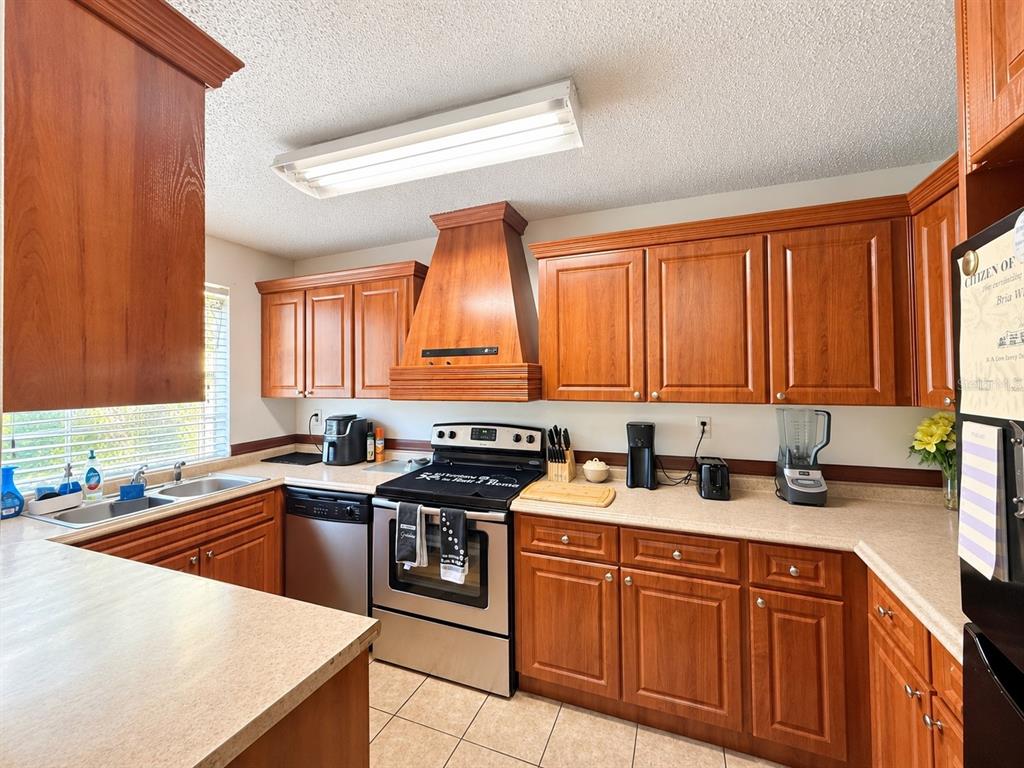 7535 Abonado Road, Unit B Tampa, FL 33615 - Photo 4 of 22 Gallery Image 4