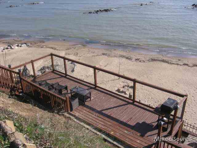 5210 Lakeshore Road Deckerville, MI 48427 - Photo 14 of 22 31147756-13.JPG