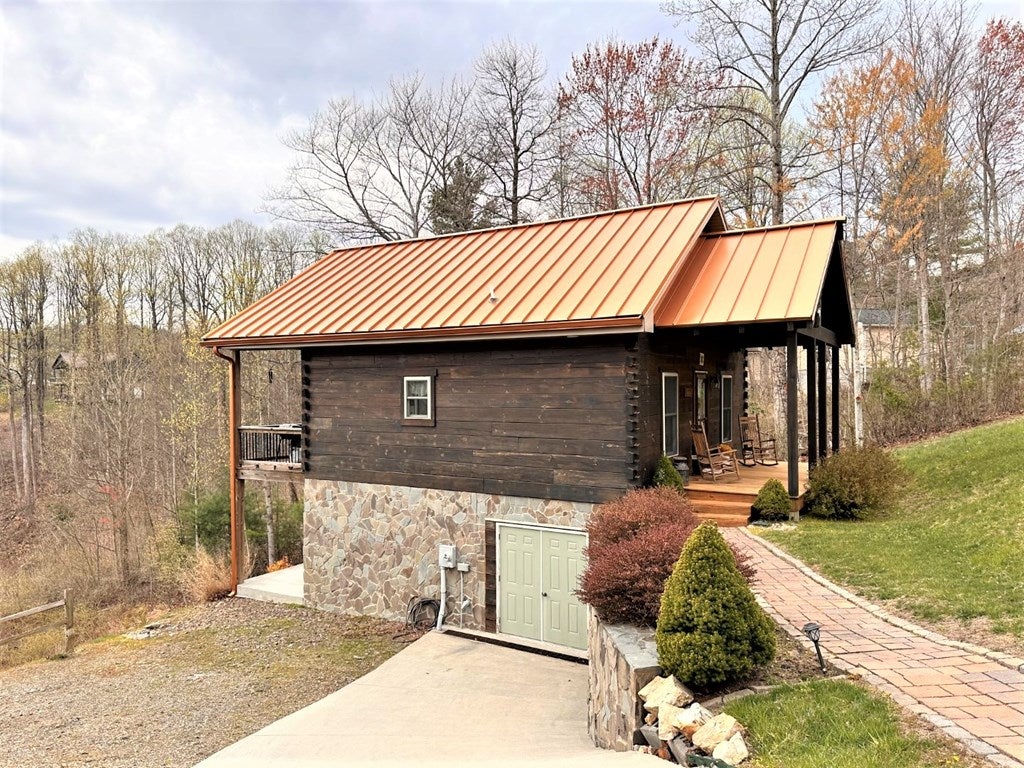 458 Thunder Hill Road Fancy Gap, VA 24328 - Photo 31 of 33 Gallery Image 31